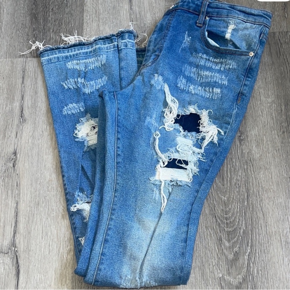 EUC Distressed Fashion Nova Men’s Stacked Blue jeans Size 34 Waist #122